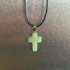💎2/$15💎Green Chalcedony Cross Pendant Necklace